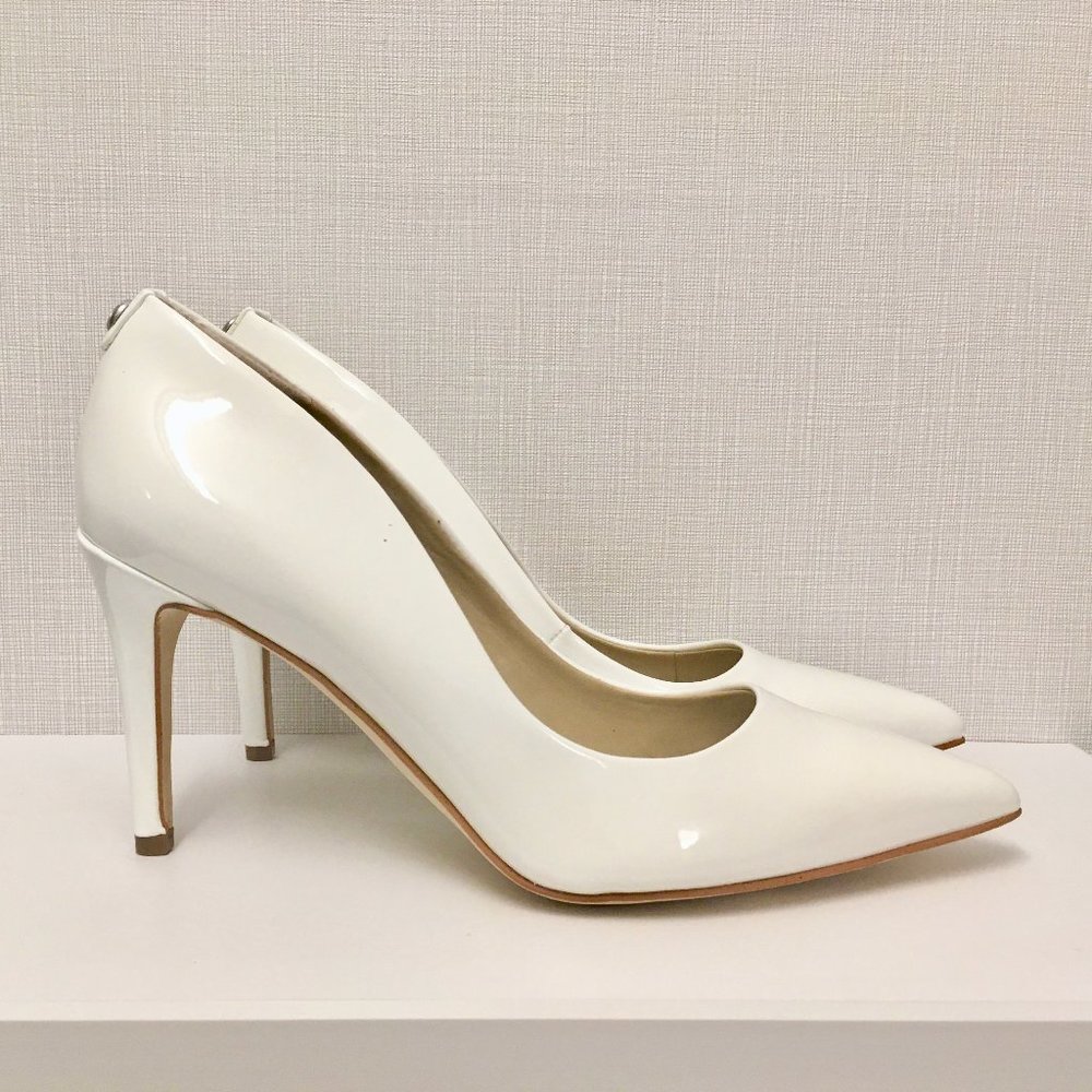 NWOT Guess White Heels Size 7.5